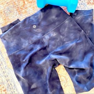 NWOT Lululemon Wunder Train High Rise Leggings 25” size 8 diamond dye naval blue